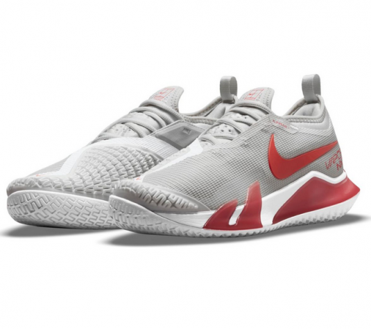 NikeCourt React Vapor NXT-Dámské tenisové halové boty šedo-červené