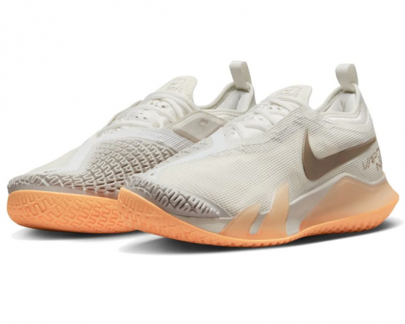 NikeCourt React Vapor NXT-Dámské tenisové halové boty béžovo-oranžové